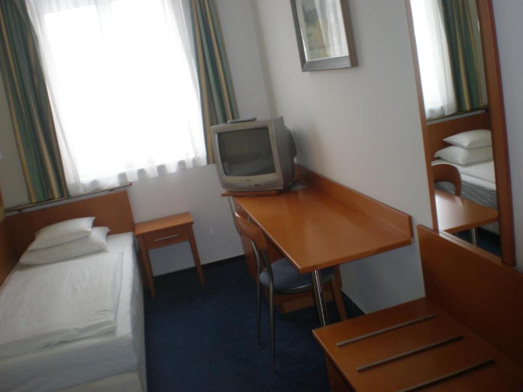Veritas Hotel